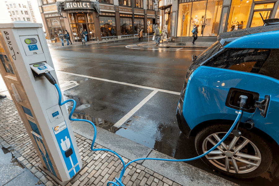 Fast charging an EV